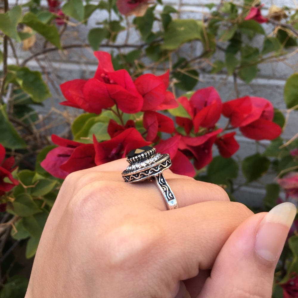 Statement Ring - Picture 2 of 5